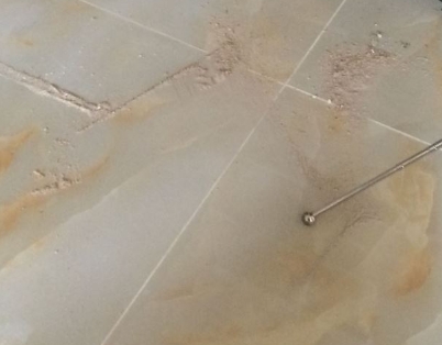 乌尔禾瓷砖空鼓维修公司分享粘合剂选择不当在瓷砖铺贴过程中可能导致以下问题